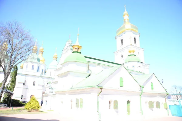 Kyiv Ukraine April 2019 Gröna Och Gyllene Domäner Sophia Cathedral — Stockfoto