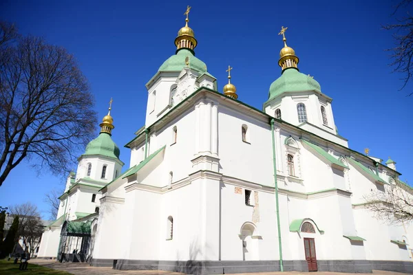 Kyiv Ukraine April 2019 Gröna Och Gyllene Domäner Sophia Cathedral — Stockfoto