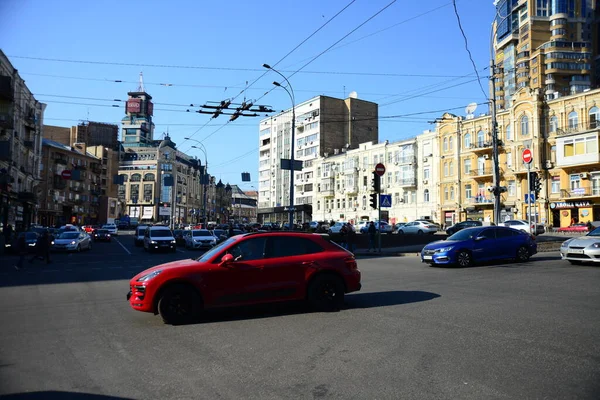 Kyiv Ukraine April 2019 Auto Rijden Baseina Straat — Stockfoto