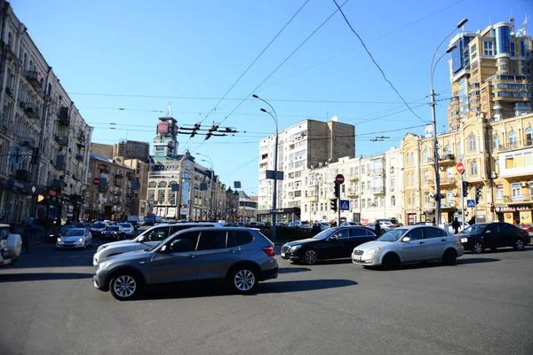 Kyiv Ukraine April 2019 Auto Rijden Baseina Straat — Stockfoto