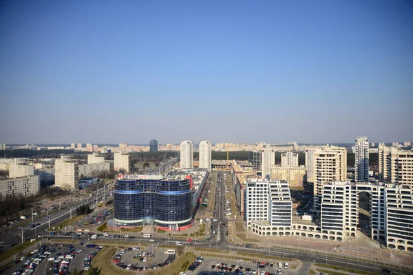 Minsk Belarus エイプリル社2019 ベラルーシ国立図書館の展望台からのミンスクの美しい眺め ショッピング エンターテイメントセンターダナモール — ストック写真