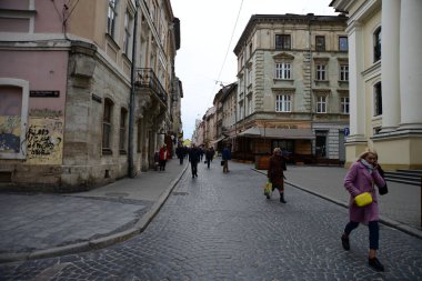 LVIV, UKRAINE - 17 Nisan 2019: Lviv, Ukrayna 'nın batısında, Galiçya' nın tarihi bölgesinin başkenti. Lviv tarihi şehir merkezi UNESCO Dünya Mirasları Listesinde yer alıyor