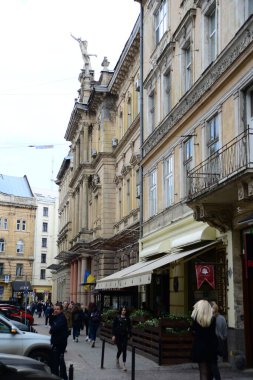 LVIV, UKRAINE - 17 Nisan 2019: Lviv, Ukrayna 'nın batısında, Galiçya' nın tarihi bölgesinin başkenti. Lviv tarihi şehir merkezi UNESCO Dünya Mirasları Listesinde yer alıyor