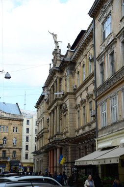 LVIV, UKRAINE - 17 Nisan 2019: Lviv, Ukrayna 'nın batısında, Galiçya' nın tarihi bölgesinin başkenti. Lviv tarihi şehir merkezi UNESCO Dünya Mirasları Listesinde yer alıyor