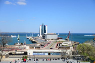 ODESSA, UKRAINE - 20 Nisan 2019: Potemkin güzel bir yaz gününde Odessa, Ukrayna 'ya adım attı