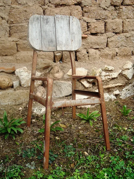 Eski sandalye