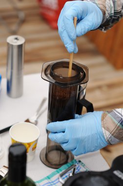 İçinde Aeropress Kahve yapma