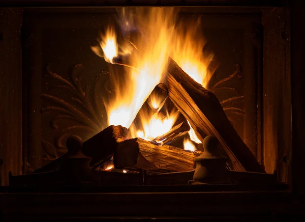 Texture of a blazing fire in the fireplace. — Stock Photo, Image