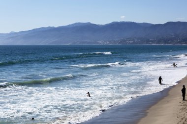 Pasifik Okyanusu ve açık bir günde, Santa Monica.