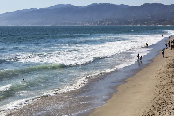 El océano Pacífico y un día despejado, Santa Mónica . — Foto de Stock