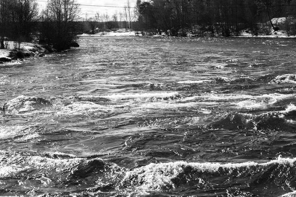 Río en Rusia en el paisaje invernal . —  Fotos de Stock