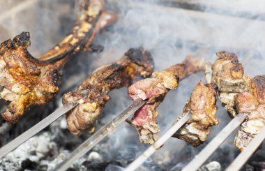 Izgarada ızgara şiş kebap.. 