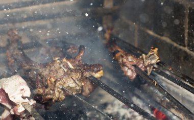 Izgarada ızgara şiş kebap.. 
