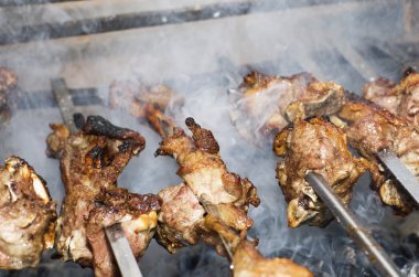 Izgarada ızgara şiş kebap.. 