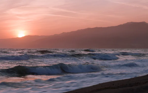 Тихий океан на закате . — стоковое фото
