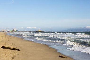 Pasifik Okyanusu ve açık bir günde, Santa Monica. 