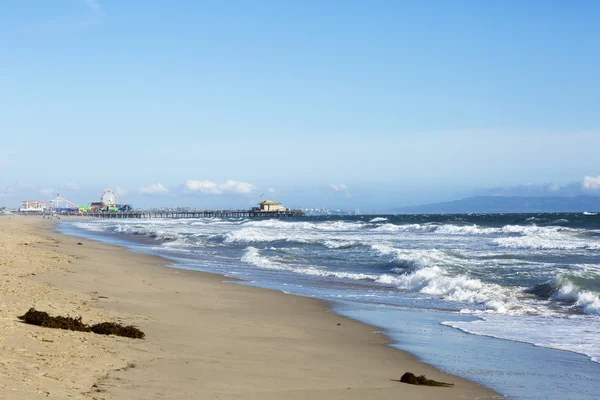 Pasifik Okyanusu ve açık bir günde, Santa Monica. 