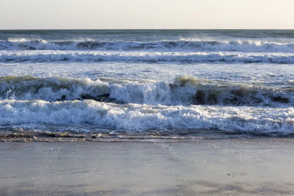 Pasifik Okyanusu, plaj manzara dalgaları. — Stok fotoğraf