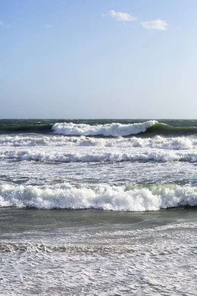 As ondas do Oceano Pacífico, a paisagem da praia . — Fotografia de Stock