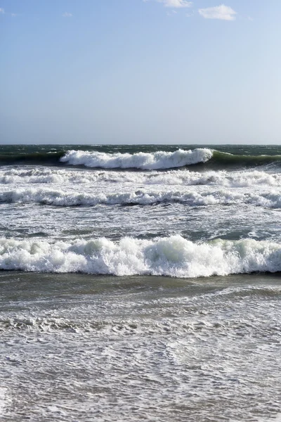 Las olas del océano Pacífico, el paisaje de la playa . —  Fotos de Stock
