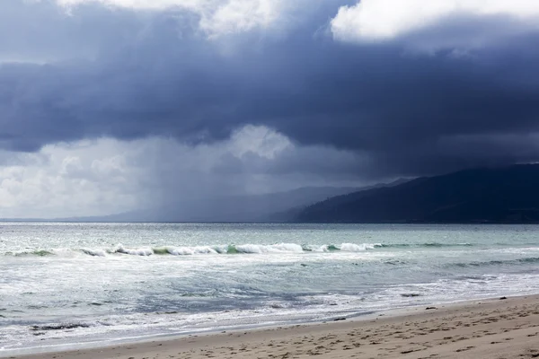 Océano Pacífico durante una tormenta . —  Fotos de Stock