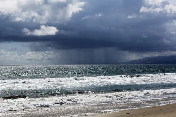 Océano Pacífico durante una tormenta . —  Fotos de Stock