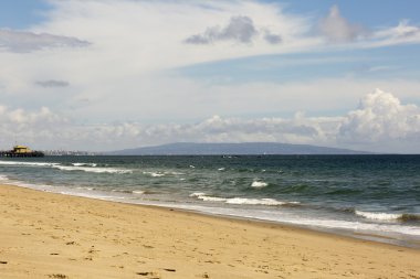 Eğlence Parkı Pasifik okyanus plaj manzara üzerinde. 