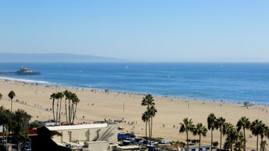 Santa Monica, Kaliforniya, plaja olduğunu. 
