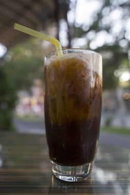Cam soğuk kahve.