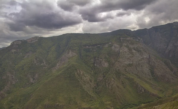Bergslandskap. Landskapet i Armenien (Tatev). — Stockfoto