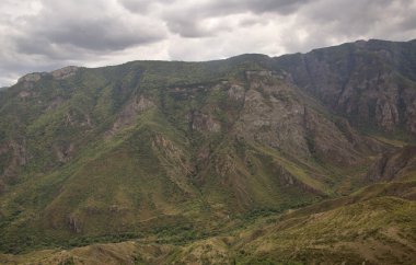 Dağ manzarası. Ermenistan (Tatev manzara).