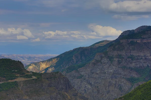 Горный пейзаж. Пейзаж в Армении (Татев) ). — стоковое фото
