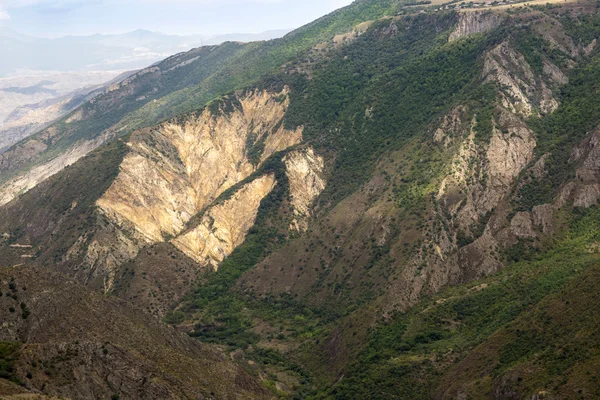 Paisaje de montaña. El paisaje en Armenia (Tatev ). — Foto de Stock