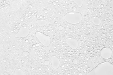 Soyut su damlacıkları beyaz arkaplan ile izole edilmiş arkaplan.