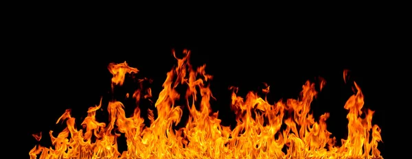 alevler siyah arkaplanda