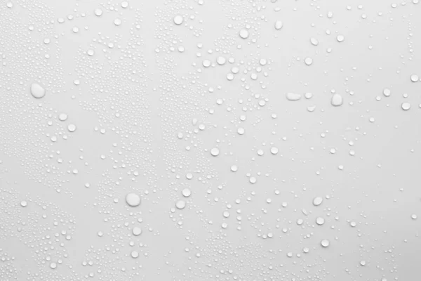 Капли Воды Сером Фоне — стоковое фото