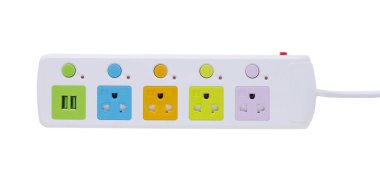 Beyaz arkaplanda güç soketi izole edildi