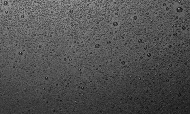 Siyah arkaplanda su damlacıkları