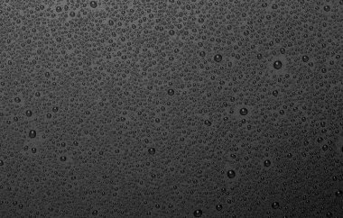 Siyah arkaplanda su damlacıkları