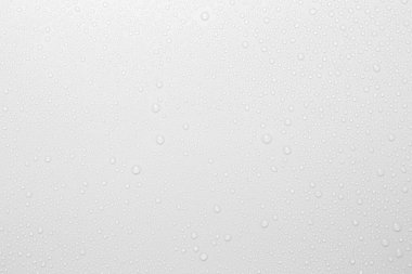 Beyaz arkaplanda su damlaları, üst görünüm