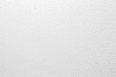 Beyaz arkaplanda su damlaları, üst görünüm