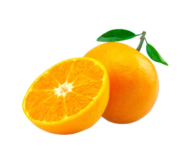 Beyaz arkaplanda portakal meyvesi izole