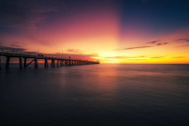 Grange İskelesi üzerinde gün batımı, Adelaide, Güney Avustralya