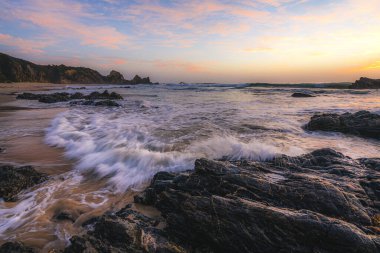 Gündoğumu At Kafası Kayası, Bermagui, Yeni Güney Galler, Avustralya