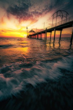 Brighton İskelesi, Adelaide, Güney Avustralya 'da güzel bir gün batımı