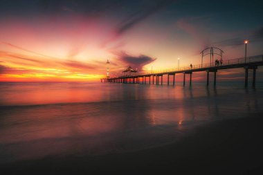 Brighton İskelesi, Adelaide, Güney Avustralya 'da güzel bir gün batımı