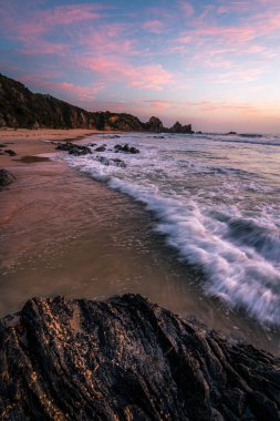 Gündoğumu At Kafası Kayası, Bermagui, Yeni Güney Galler, Avustralya