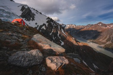 Sefton Bivvy, Aoraki Dağı. Cook Ulusal Parkı, Yeni Zelanda