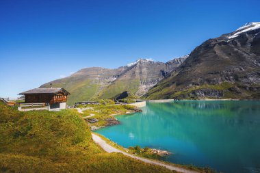 Avusturya 'daki Mooserboden Gölü' ndeki baraj manzarası çok güzel.