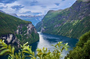 Tipik Geiranger Fjord görünümü